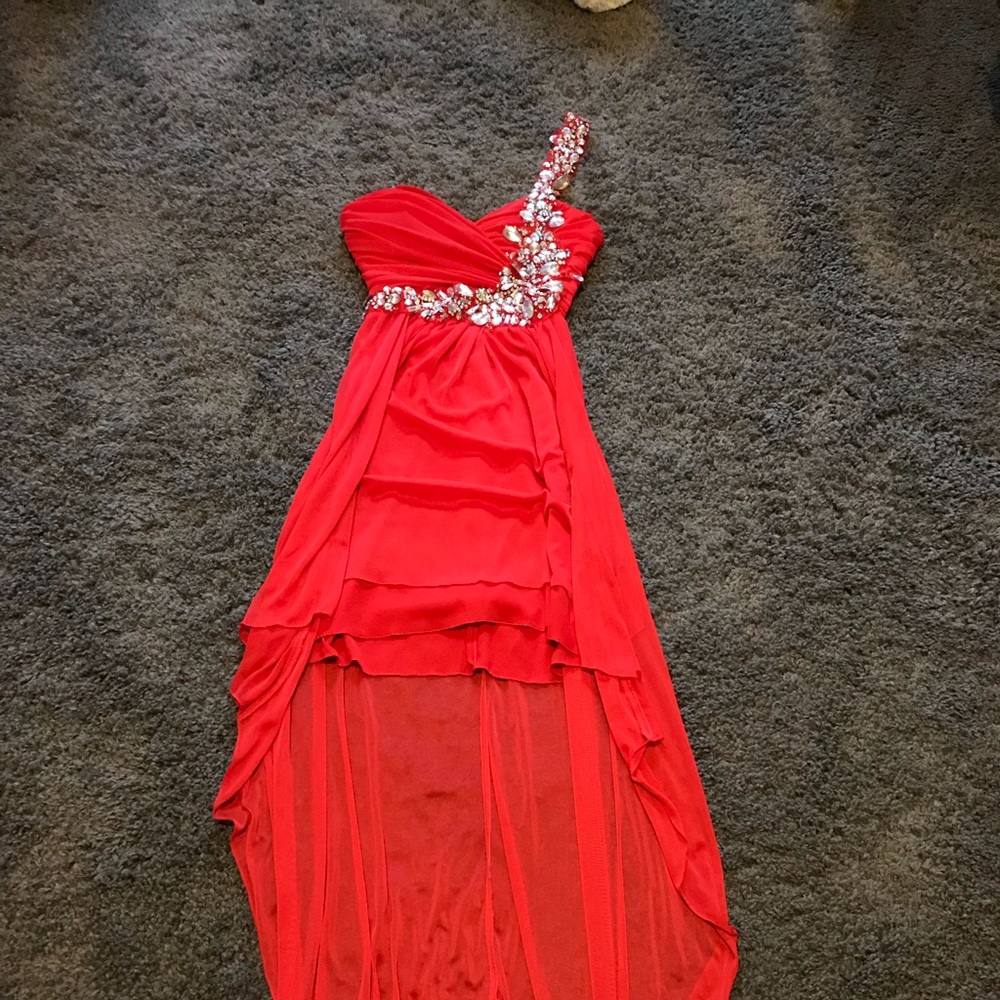 Red hi low formal - Picture 3 of 5